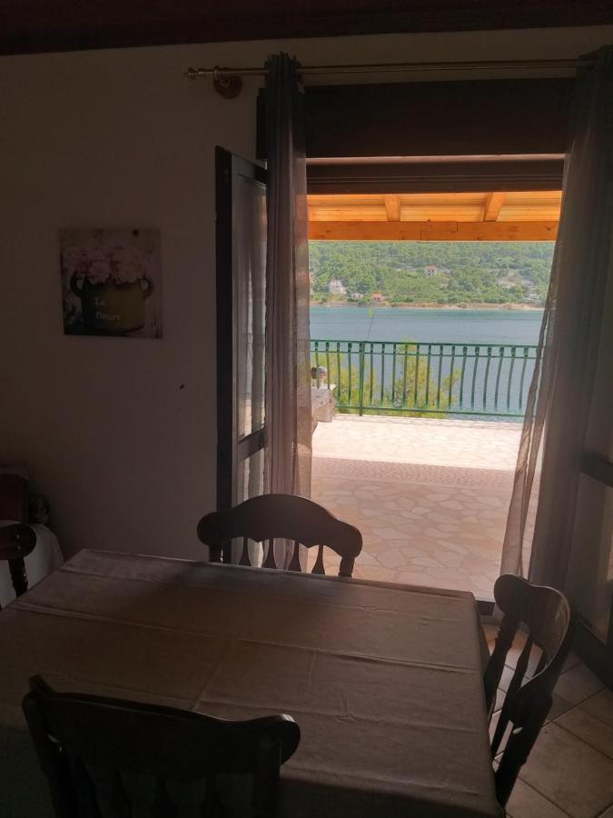 Ferienwohnung Direkt Na Moru - Bungalov Šibenik Exterior foto