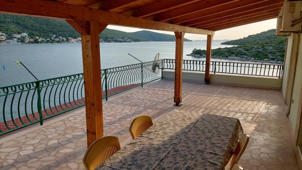 Ferienwohnung Direkt Na Moru - Bungalov Šibenik Exterior foto