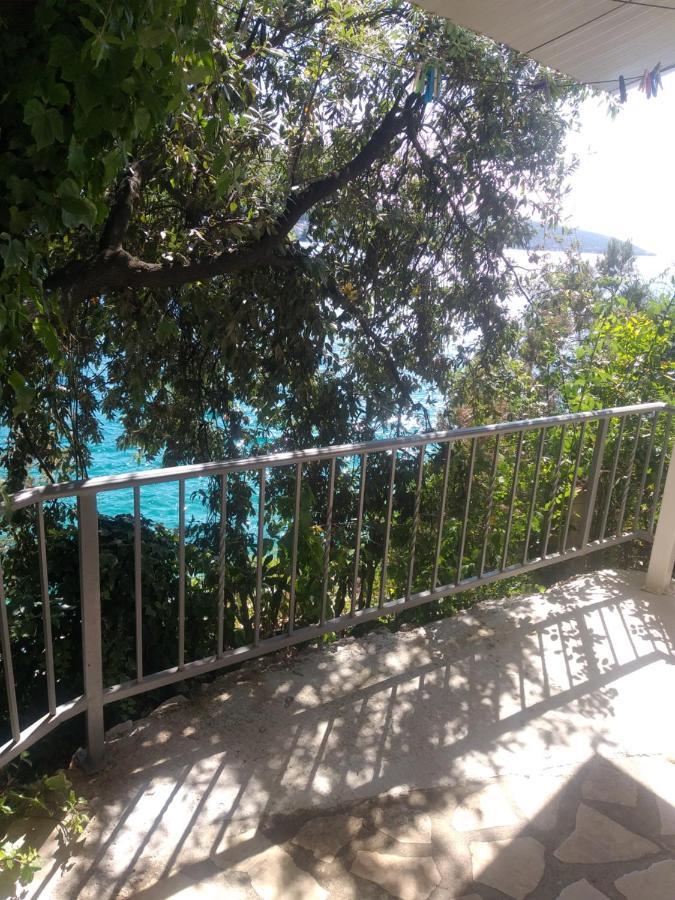 Ferienwohnung Direkt Na Moru - Bungalov Šibenik Exterior foto
