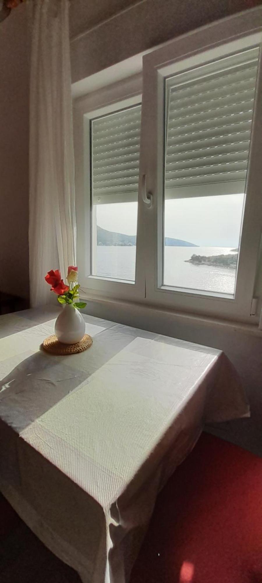 Ferienwohnung Direkt Na Moru - Bungalov Šibenik Exterior foto