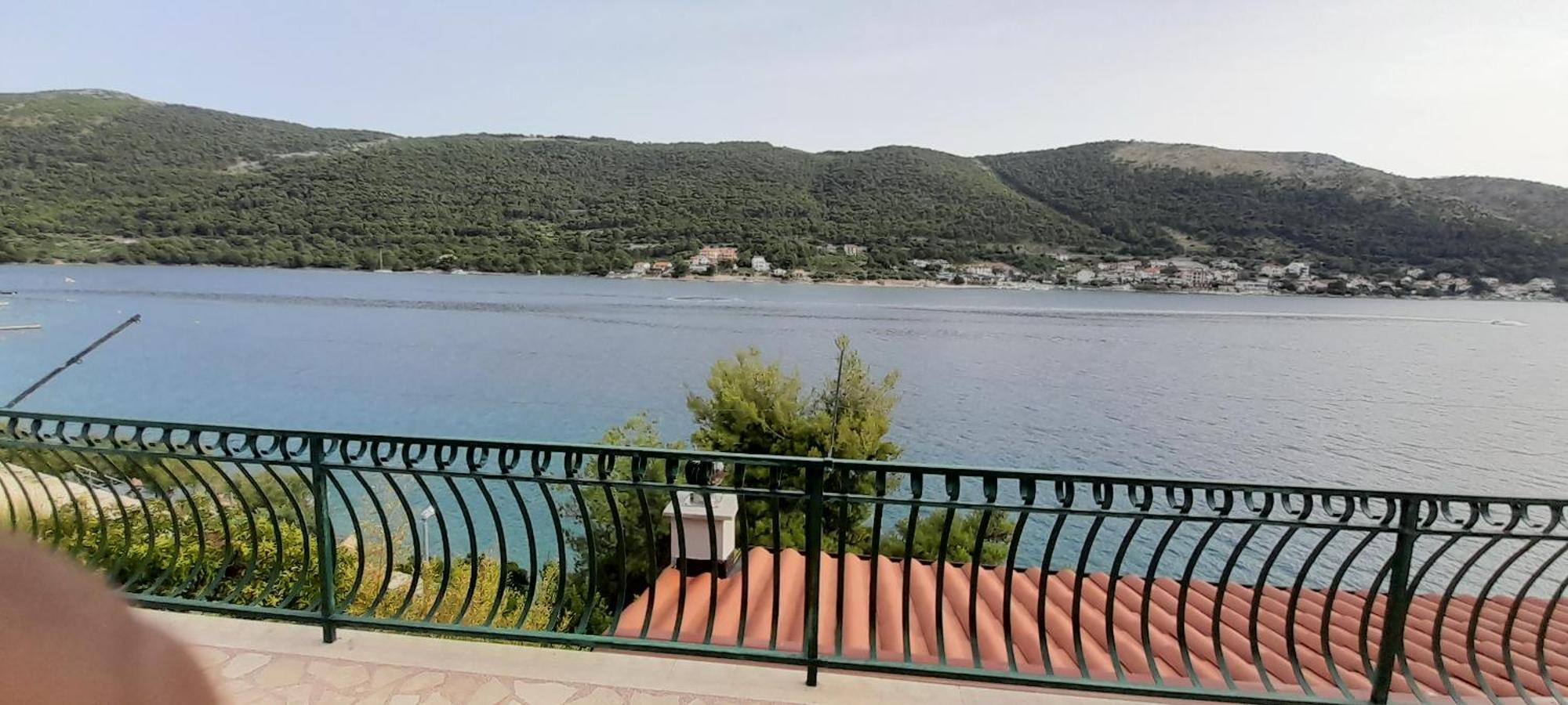 Ferienwohnung Direkt Na Moru - Bungalov Šibenik Exterior foto